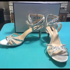 Size 11 White Alex Marie Kandis Wedding Shoes